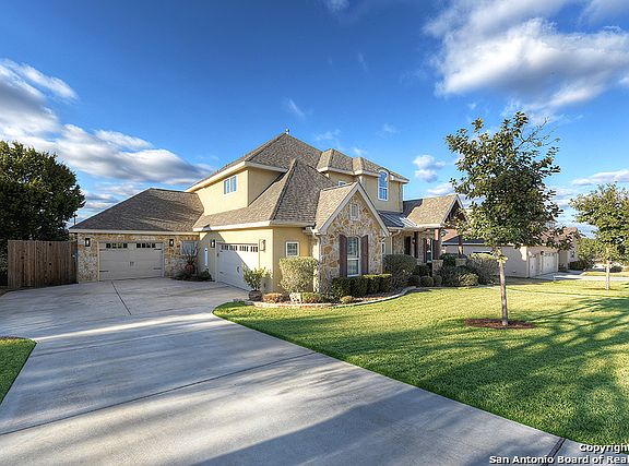 3rd image of 657 Acorn Dr