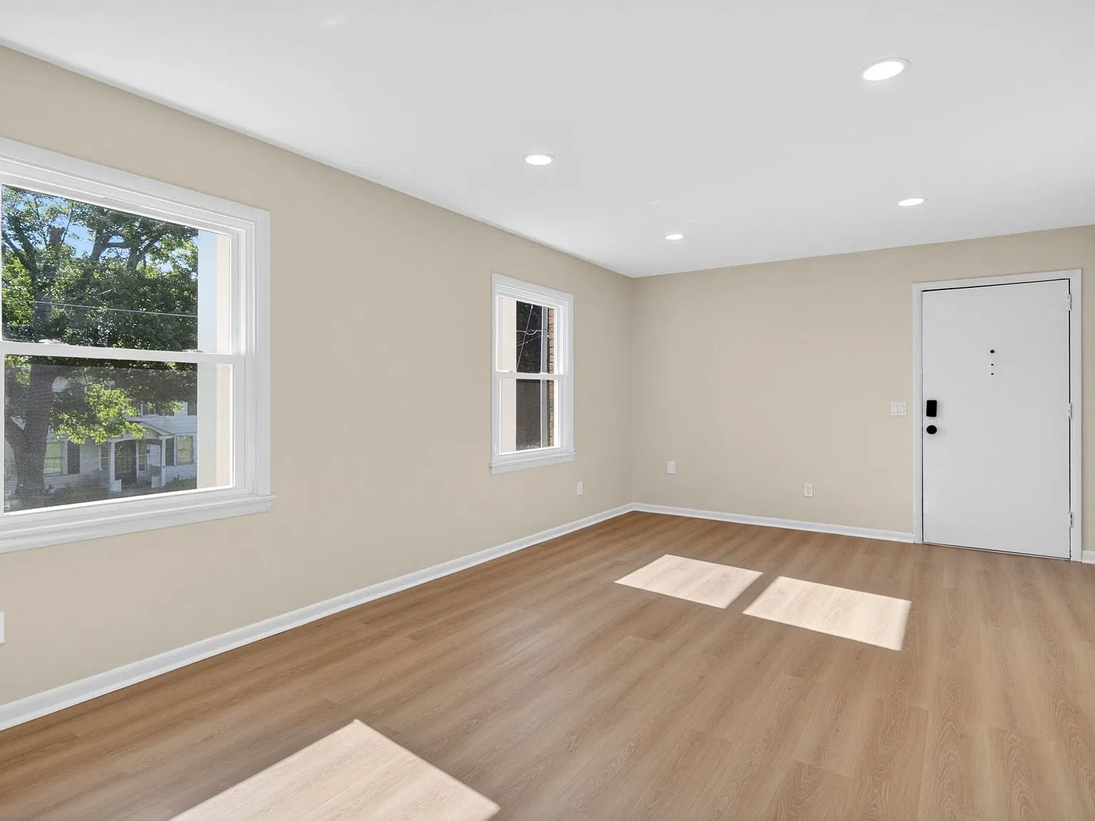 Beach Street Apartments — Photo 4