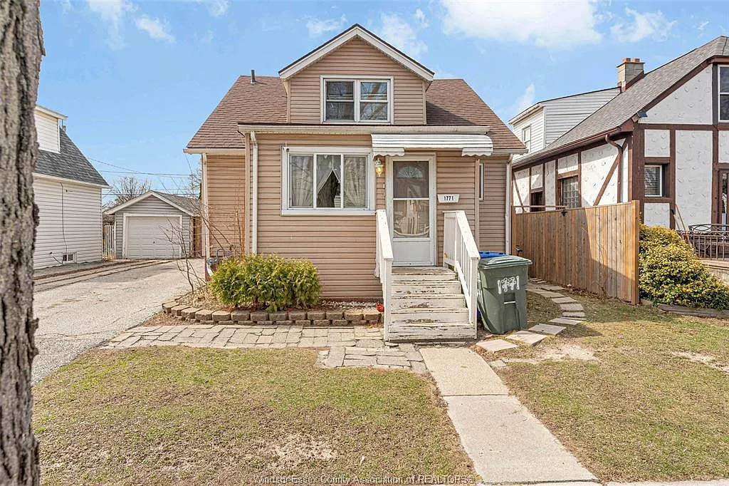 4 bed, $2,500 — Photo 3
