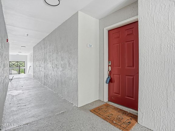 3rd image of 3591 KERNAN Boulevard S #722