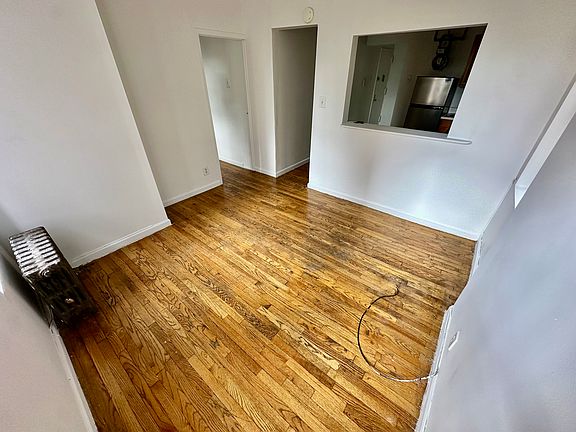 2nd image of 86 Stanton St APT 12