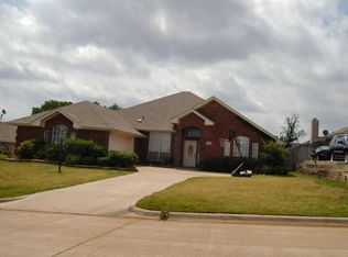 1258 Leanne Ct, Kennedale, TX 76060