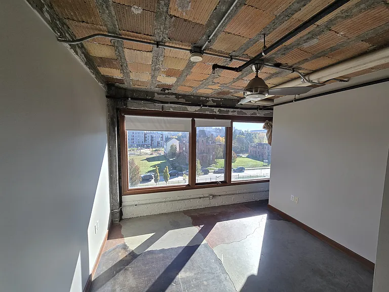 2915 John R St #405 — Photo 11
