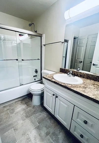 The Colegrove Apartments — Photo 10
