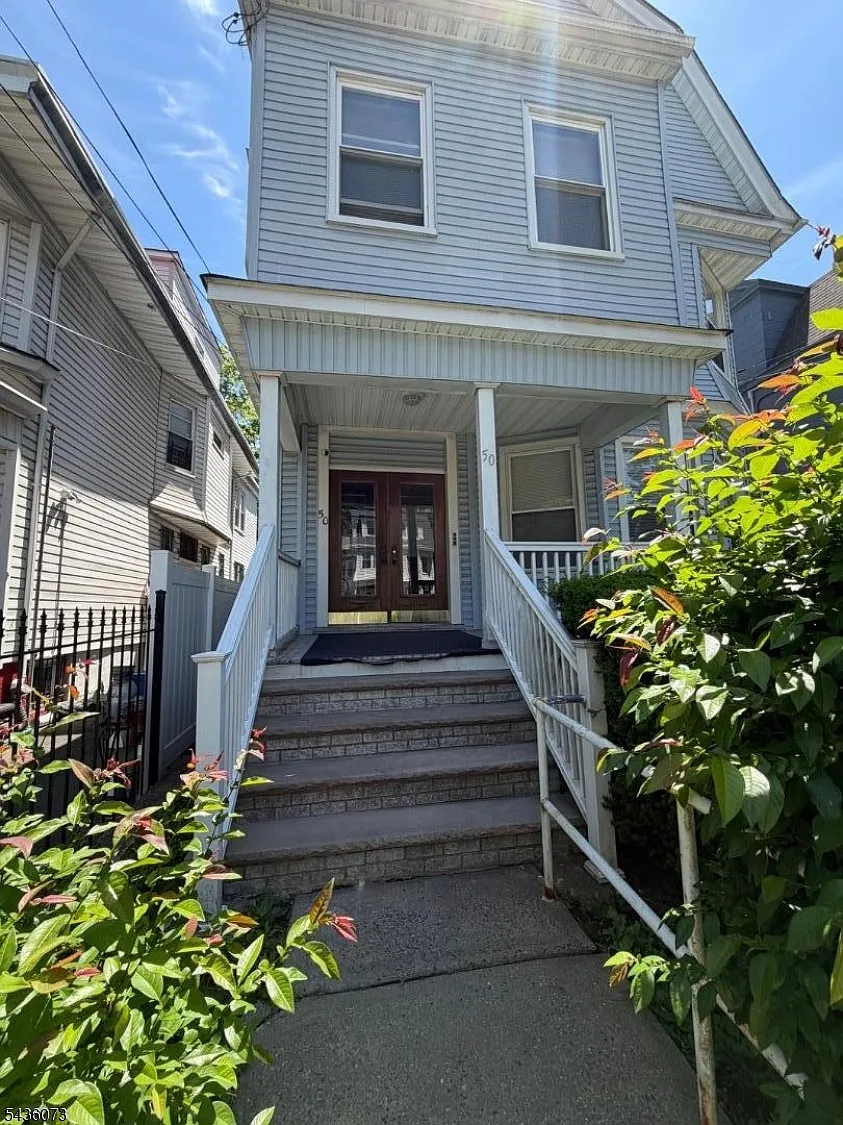 2 bed, 1.0 bath, $1,750 — Photo 1