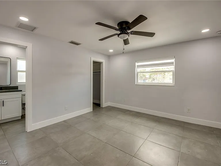 4312 S Pacific Cir — Photo 16