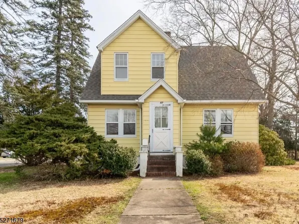 42 Park Ter, East Hanover Twp., NJ 07936