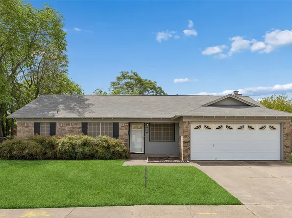 500 E Bovell St, Crowley, TX 76036