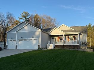 6492 Harbor Pines Ln, Norton Shores, MI 49444