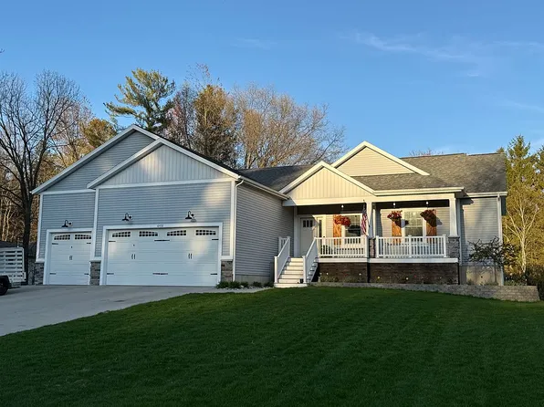 6492 Harbor Pines Ln, Norton Shores, MI 49444