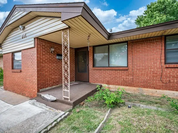811 NW 1st St, Moore, OK 73160