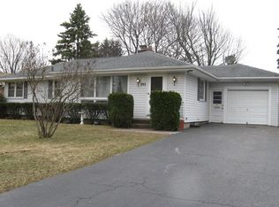 293 Coronado Dr, Rochester, NY 14617