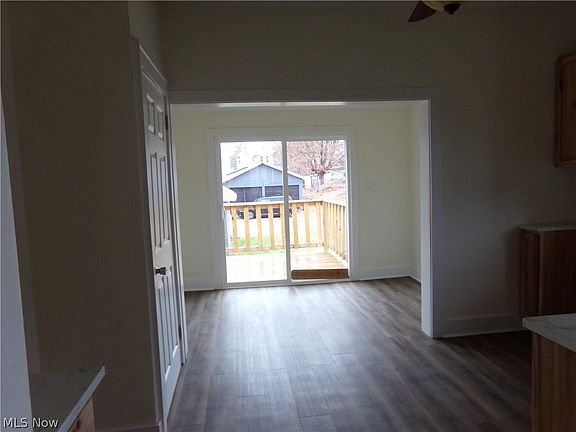 4th image of 417 Brighton Blvd