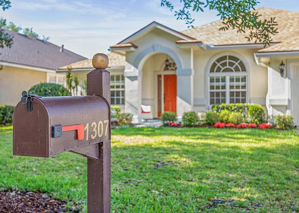 1st image of 1307 Barrington Cir
