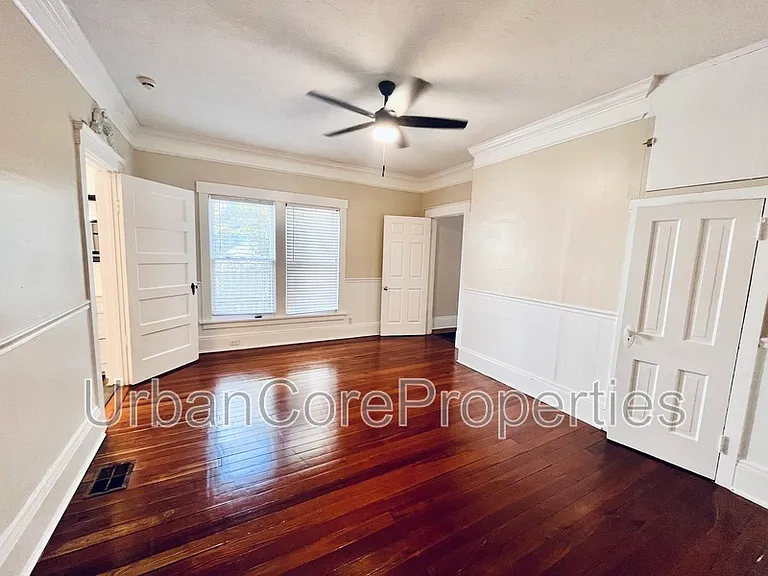 235 7th Ave N #2 — Photo 8