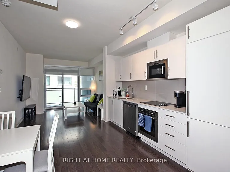 460 Adelaide St E #525 — Photo 8