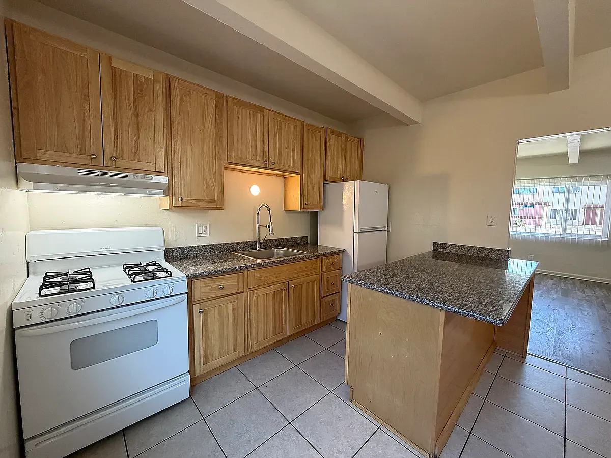 Casa de Luna Townhomes — Photo 2