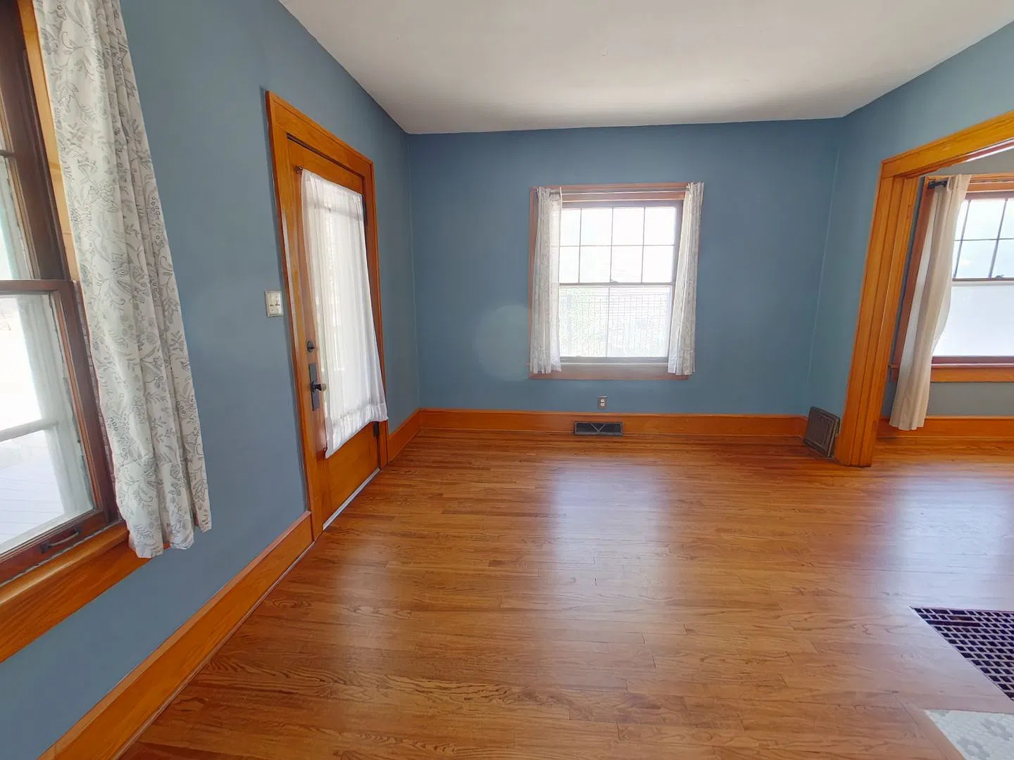 3325 Chatfield Pl — Photo 3