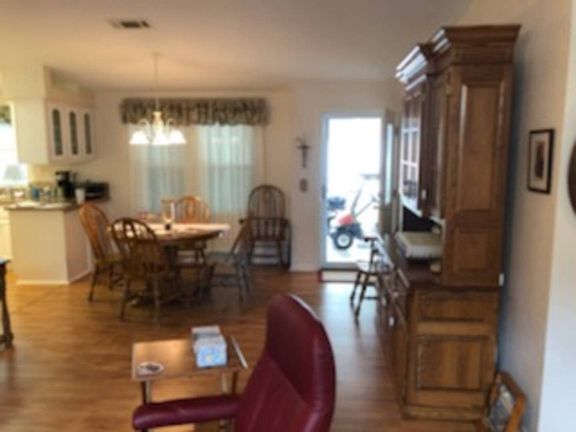 4th image of 401 Seawane Cir