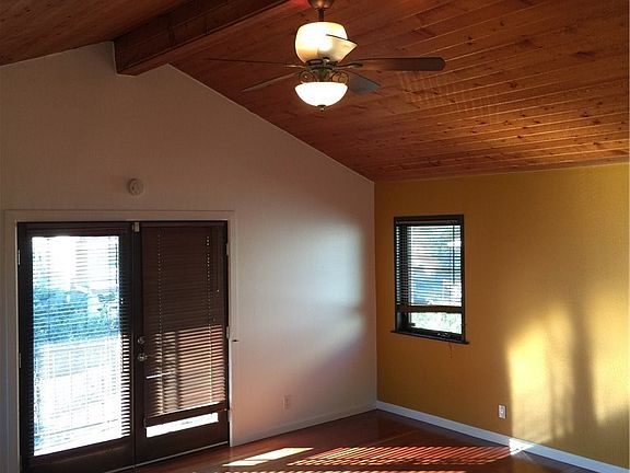 2nd image of 2564 Lake View Ave