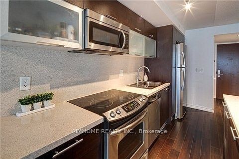 5th image of 386 Yonge St #1405