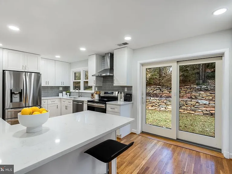 6222 Beachway Dr — Photo 30