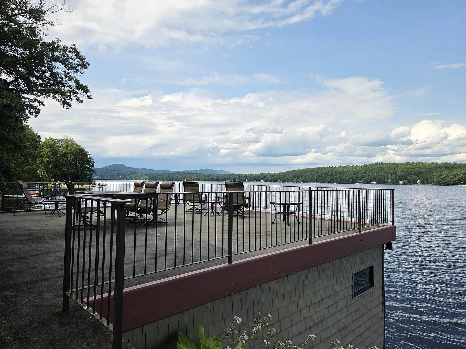 4 bed, 4.5 bath, 4627 sqft, $5,500 — Photo 4