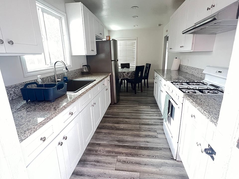 1st image of 2117 Border Ave