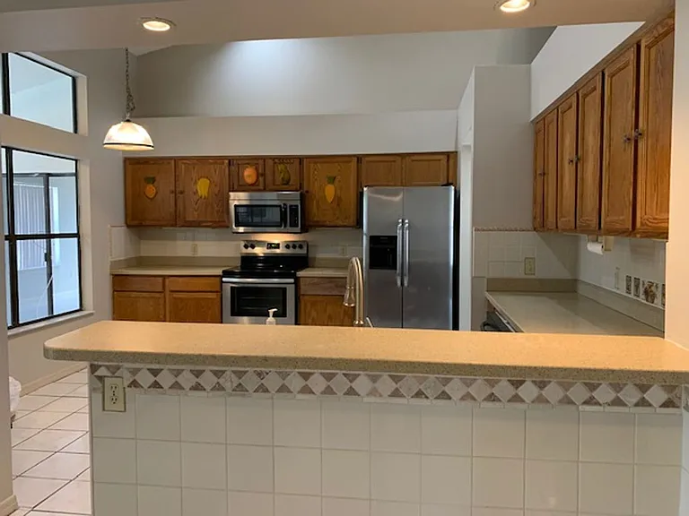 1098 Elmsford St NW — Photo 15