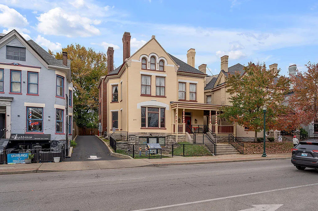 1 bed, 1.0 bath, 1170 sqft, $1,650 — Photo 3