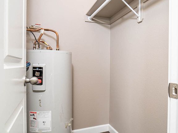 4th image of 203 E Sharp Ave APT 302