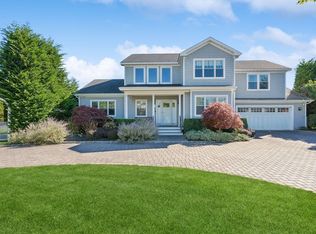 1 Fall Ct, Southampton, NY 11968