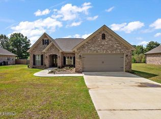 12545 Magnolia Lake Dr, Collinsville, MS 39325