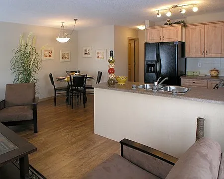 15 Woodsmere Close #1A — Photo 2