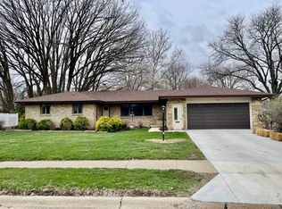 1905 Avenue J, Sterling, IL 61081