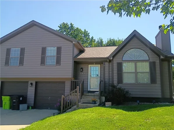205 Apple Valley Pkwy, Belton, MO 64012