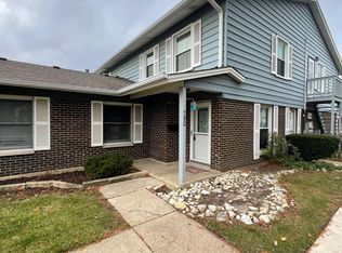 790 Leicester Rd #790, Elk Grove Village, IL 60007