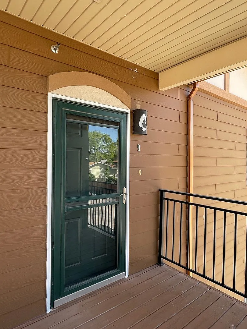 Building Photo - 1632 Evergreen Dr #9