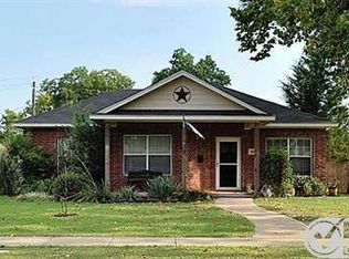 1604 Meadowcrest Dr, Garland, TX 75042