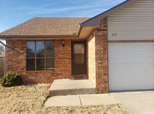 435 S Robin Rd, Wichita, KS 67209