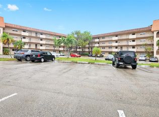 6061 N Falls Circle Dr APT 303, Lauderhill, FL 33319