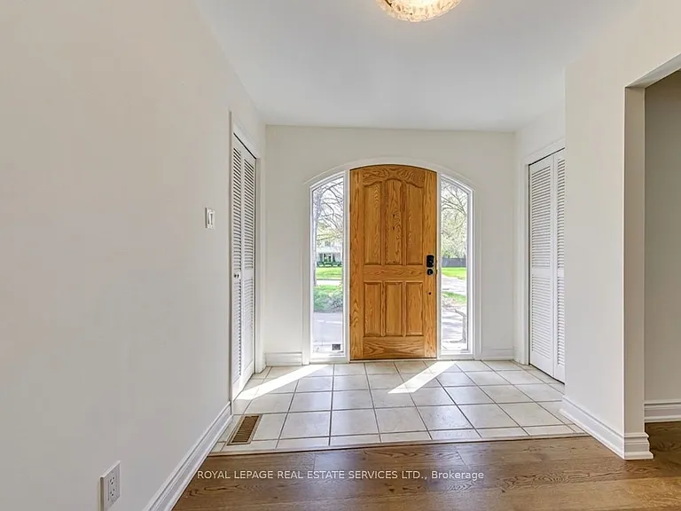 1463 Albion Ave — Photo 3