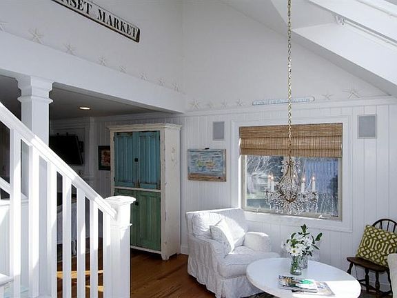 4th image of 25 Mariner Court #25