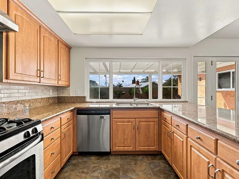 1101 Calle Vista Ave — Photo 14