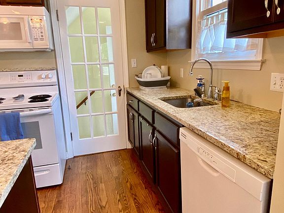 Full fridge, stove, oven, disposal, and dishwasher