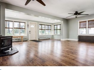 28 E Pittsfield St, Pennsville, NJ 08070