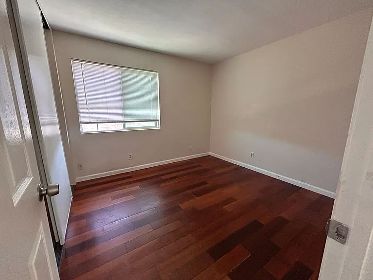 Secondary bedroom 1