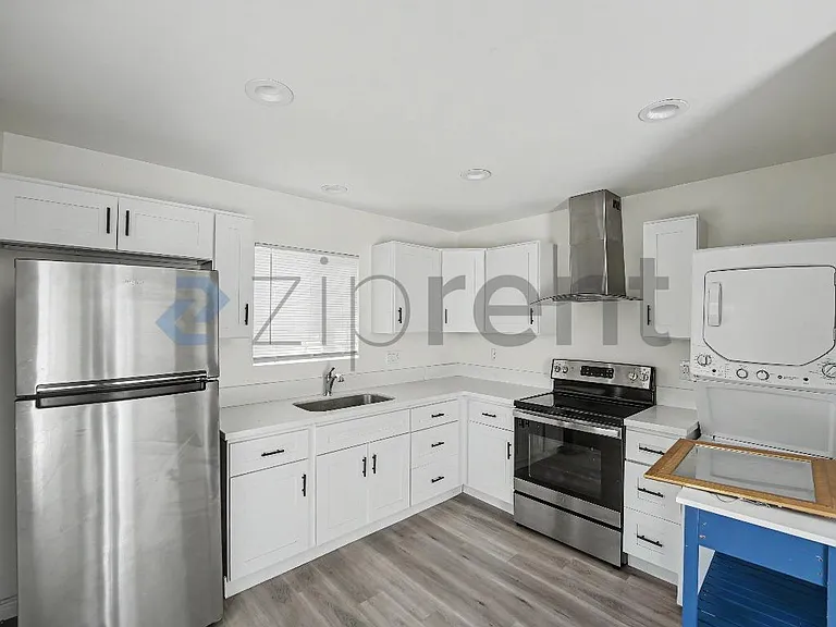 14028 Rexwood Ave #A — Photo 6