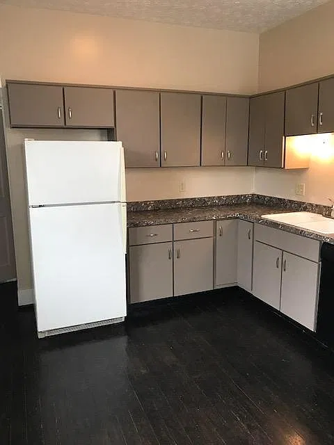 2 bed, 1904 sqft, $1,850 — Photo 3