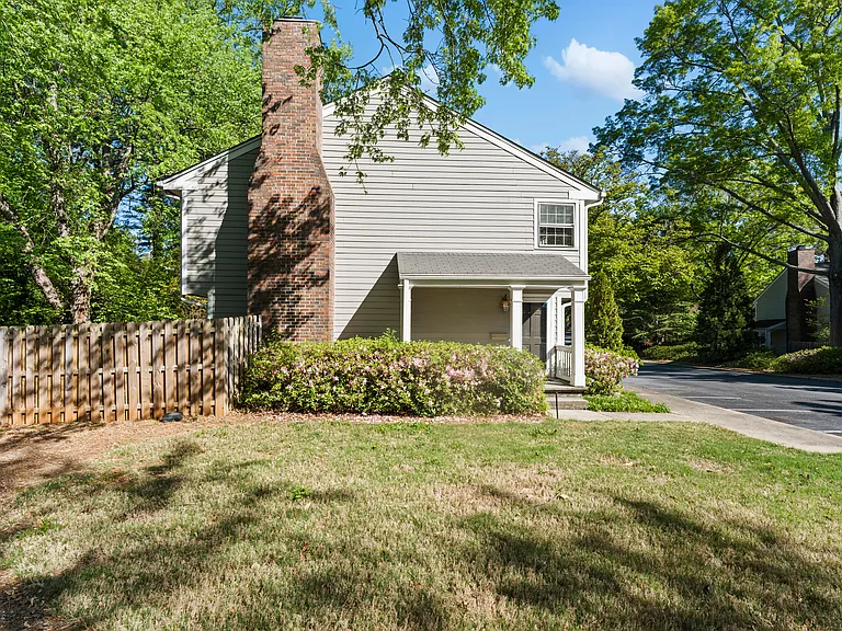2798 Farmstead Rd SE — Photo 2